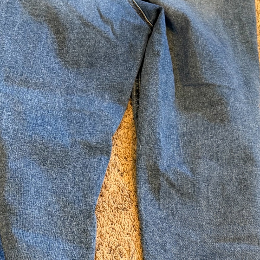 Women's Blue distressed  Jean capris